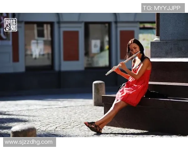 活力四射的女足球明星卡通形象展现超凡技艺与自信风采